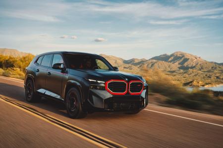 BMW presenta el XM Label Red