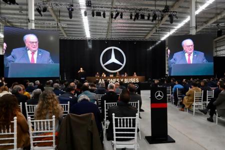 Mercedes-Benz Camiones y Buses completa inversión en Argentina.