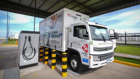 Volkswagen Camiones y Buses entregó el primer camión eléctrico