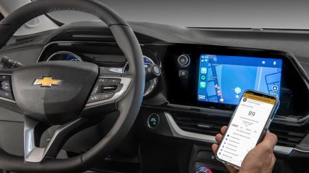 Claves para un viaje seguro: conectividad en el auto