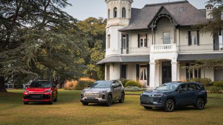 Toyota presentó nuevos modelos electrificados: Renovación de RAV4 y el inédito bZ4X