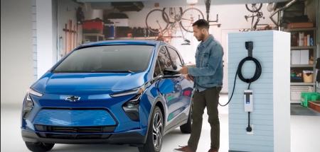 El 90 % de los usuarios de vehículos eléctricos recarga en sus hogares o trabajos